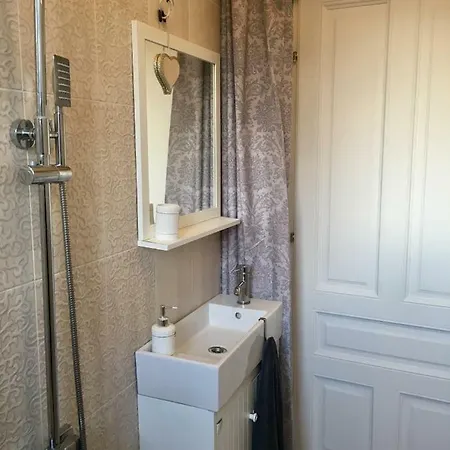 Private Rooms In Central Sofia - Quiet & Comfortable Διαμέρισμα