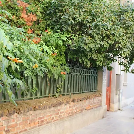 דירה Private Rooms In Central Sofia - Quiet & Comfortable סופיה