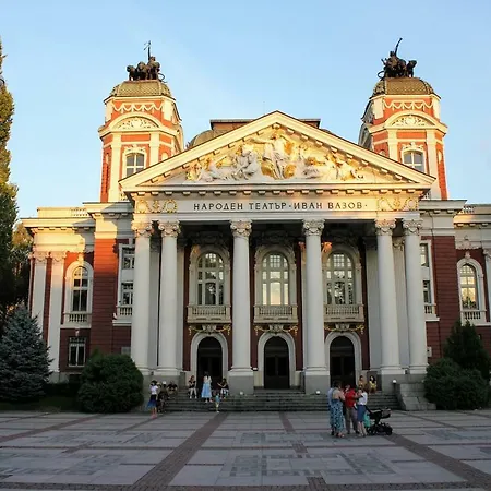 Private Rooms In Central Sofia - Quiet & Comfortable * סופיה